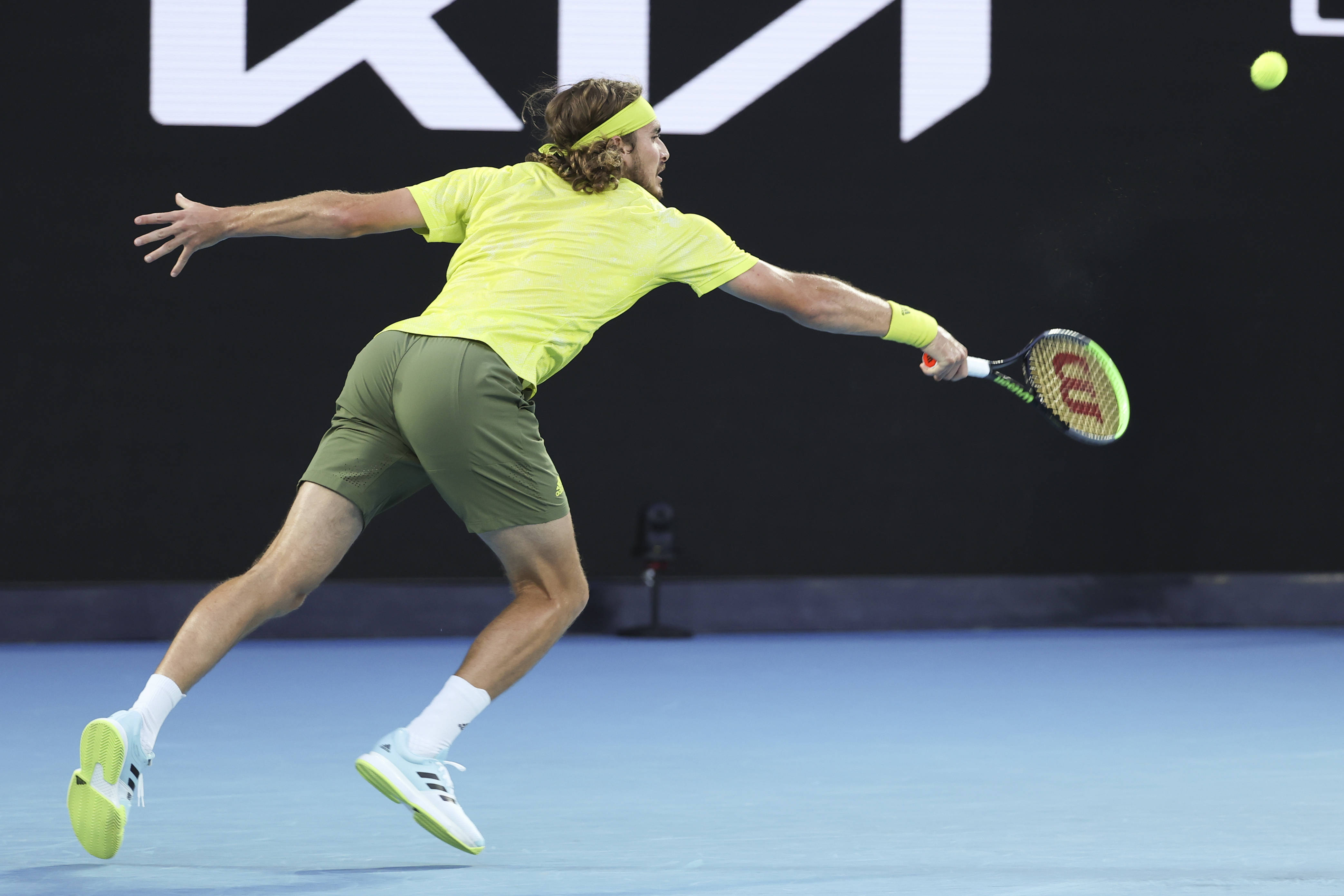 ATP总决赛逆转澳网，西西帕斯点燃赛场